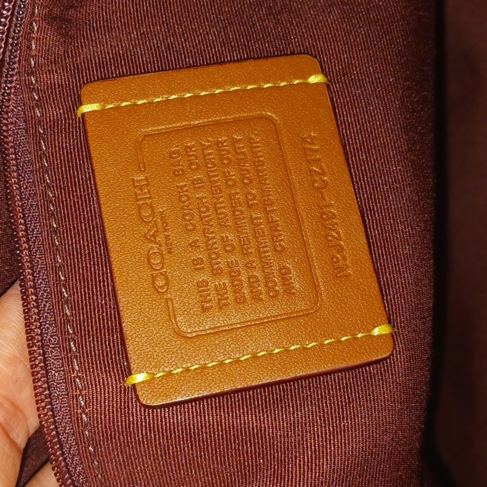 Coach Gallery Tote - Singature Print With Pink Bows - Picture 8 of 14